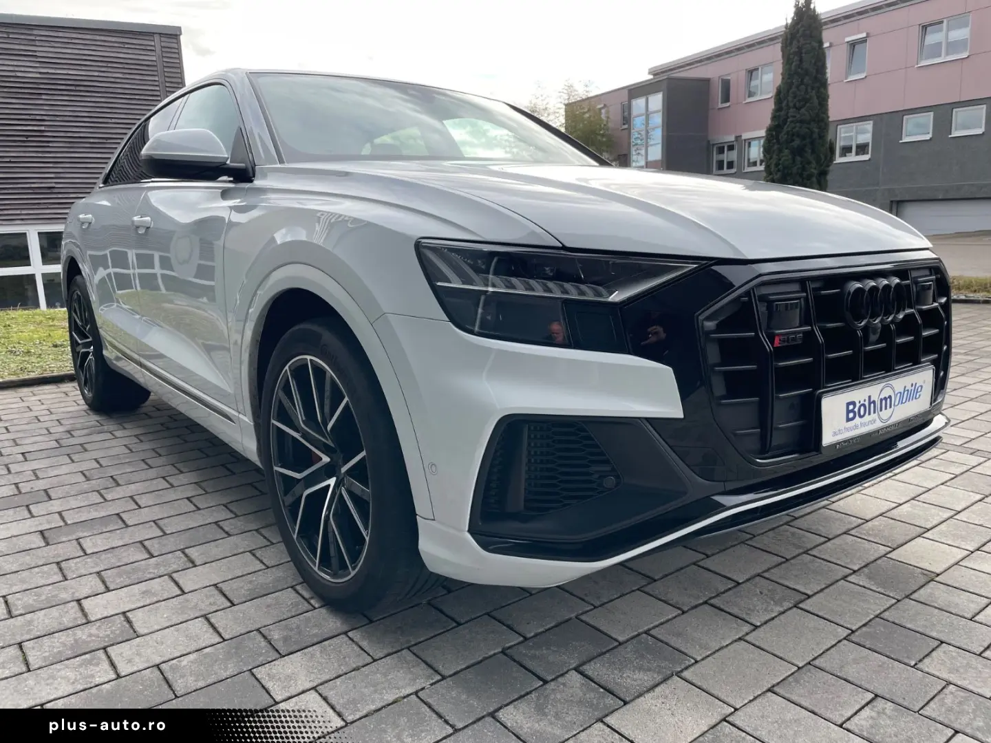 AUDI SQ8 4.0 TFSI Pano AHK STDHZG HUD 22 Zoll MWST