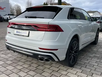 AUDI SQ8 4.0 TFSI Pano AHK STDHZG HUD 22 Zoll MWST