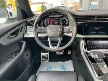 AUDI SQ8 4.0 TFSI Pano AHK STDHZG HUD 22 Zoll MWST