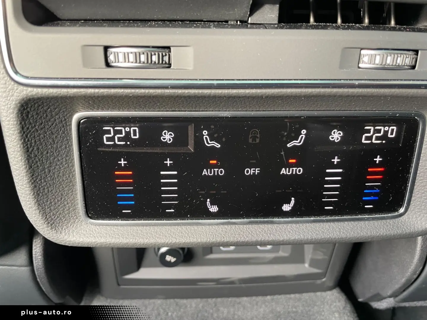 AUDI SQ8 4.0 TFSI Pano AHK STDHZG HUD 22 Zoll MWST