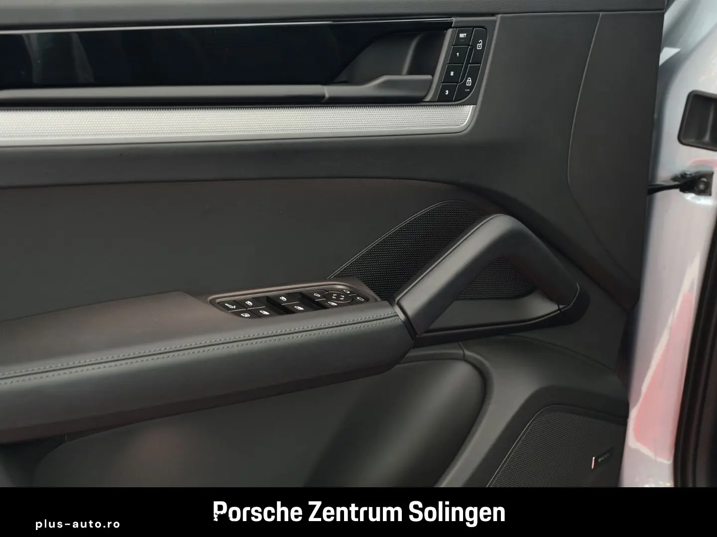 PORSCHE Cayenne E-Hybrid PANO Head-Up AHK INNO