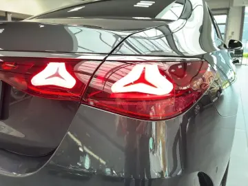 MERCEDES-BENZ E 200 AMG ADV. AIRMATIC HINTERACHSLENKUNG