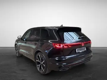 VW Touareg 3.0 TDI 4M R-Line Black Style  AHK Stand