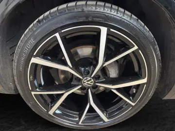 VW Touareg 3.0 TDI 4M R-Line Black Style  AHK Stand