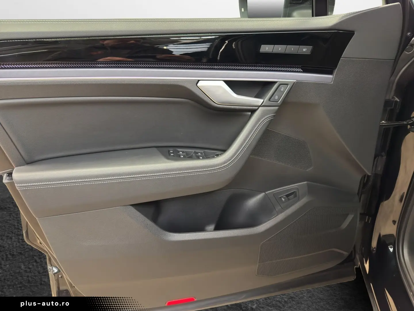 VW Touareg 3.0 TDI 4M R-Line Black Style  AHK Stand