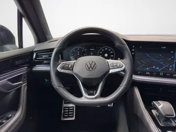 VW Touareg 3.0 TDI 4M R-Line Black Style  AHK Stand