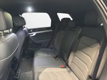 VW Touareg 3.0 TDI 4M R-Line Black Style  AHK Stand