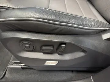 VW Touareg 3.0 TDI 4M R-Line Black Style  AHK Stand