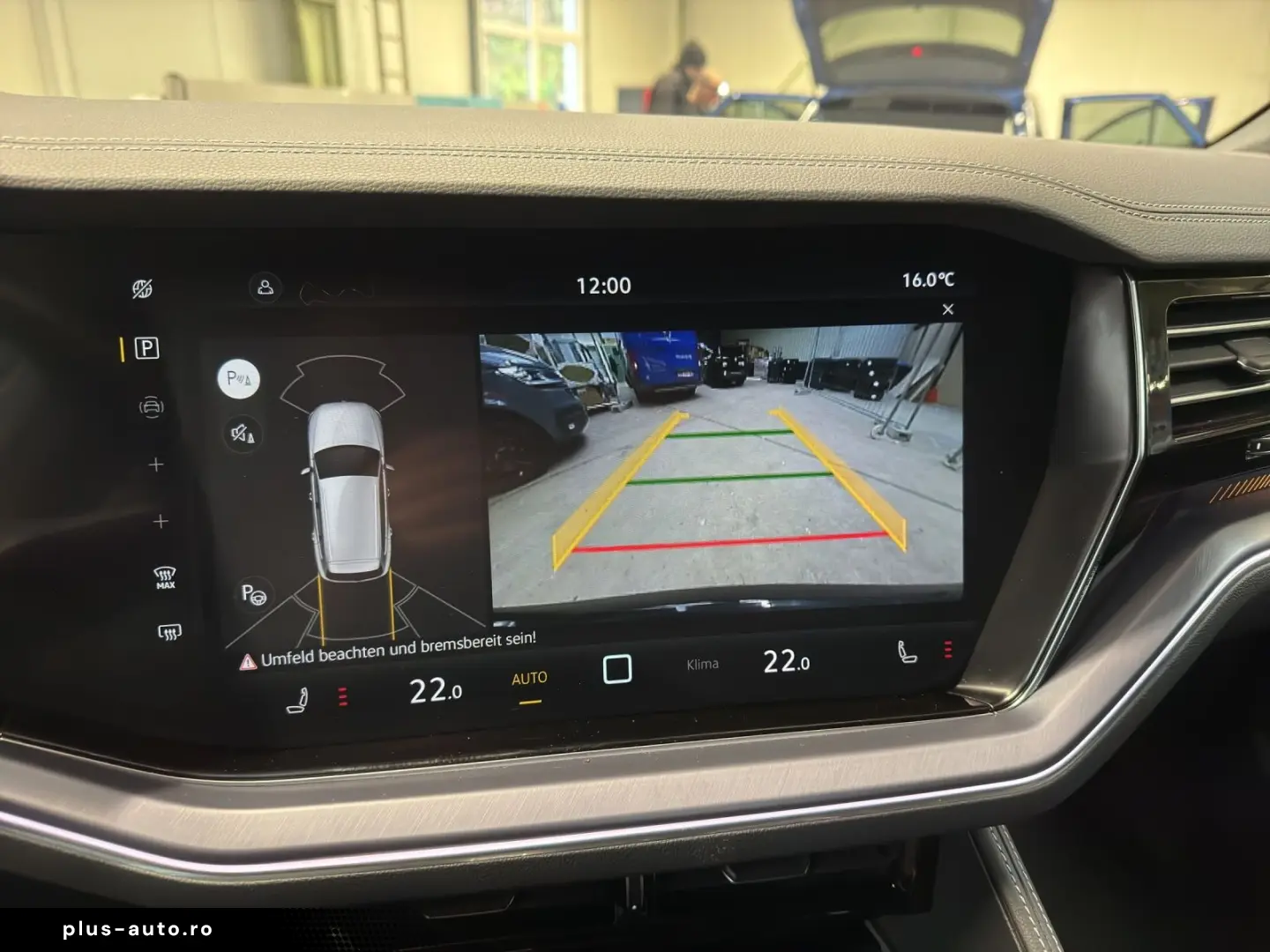 VW Touareg 3.0 TDI 4M R-Line Black Style  AHK Stand