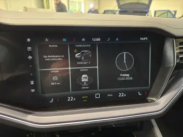 VW Touareg 3.0 TDI 4M R-Line Black Style  AHK Stand