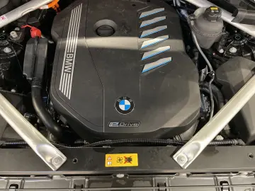 BMW X5 xDrive45e Massage AHK Harman K Head-Up Laser