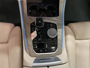 BMW X5 xDrive45e Massage AHK Harman K Head-Up Laser