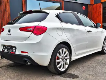 Alfa Romeo Giulietta Facelift - GARANTIE 1AN•RATE•XENON