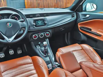 Alfa Romeo Giulietta Facelift - GARANTIE 1AN•RATE•XENON