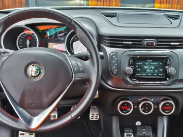 Alfa Romeo Giulietta Facelift - GARANTIE 1AN•RATE•XENON