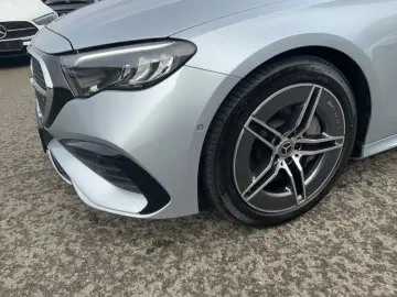 MERCEDES-BENZ E 200 4M AMG AMBIENTE DISTRO DISTRONIC