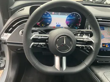 MERCEDES-BENZ E 200 4M AMG AMBIENTE DISTRO DISTRONIC