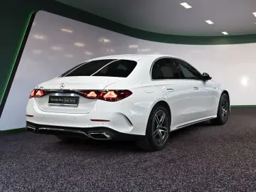 MERCEDES-BENZ E 300 de AMG Sport Advanced  Standhz. Distr.