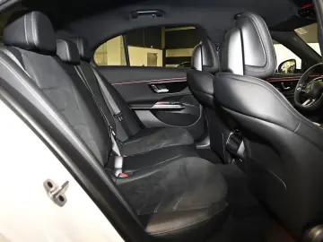 MERCEDES-BENZ E 300 de AMG Sport Advanced  Standhz. Distr.