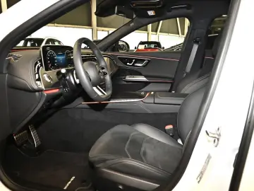 MERCEDES-BENZ E 300 de AMG Sport Advanced  Standhz. Distr.