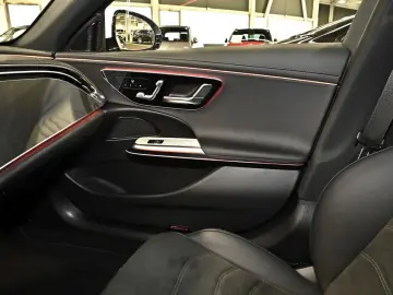 MERCEDES-BENZ E 300 de AMG Sport Advanced  Standhz. Distr.