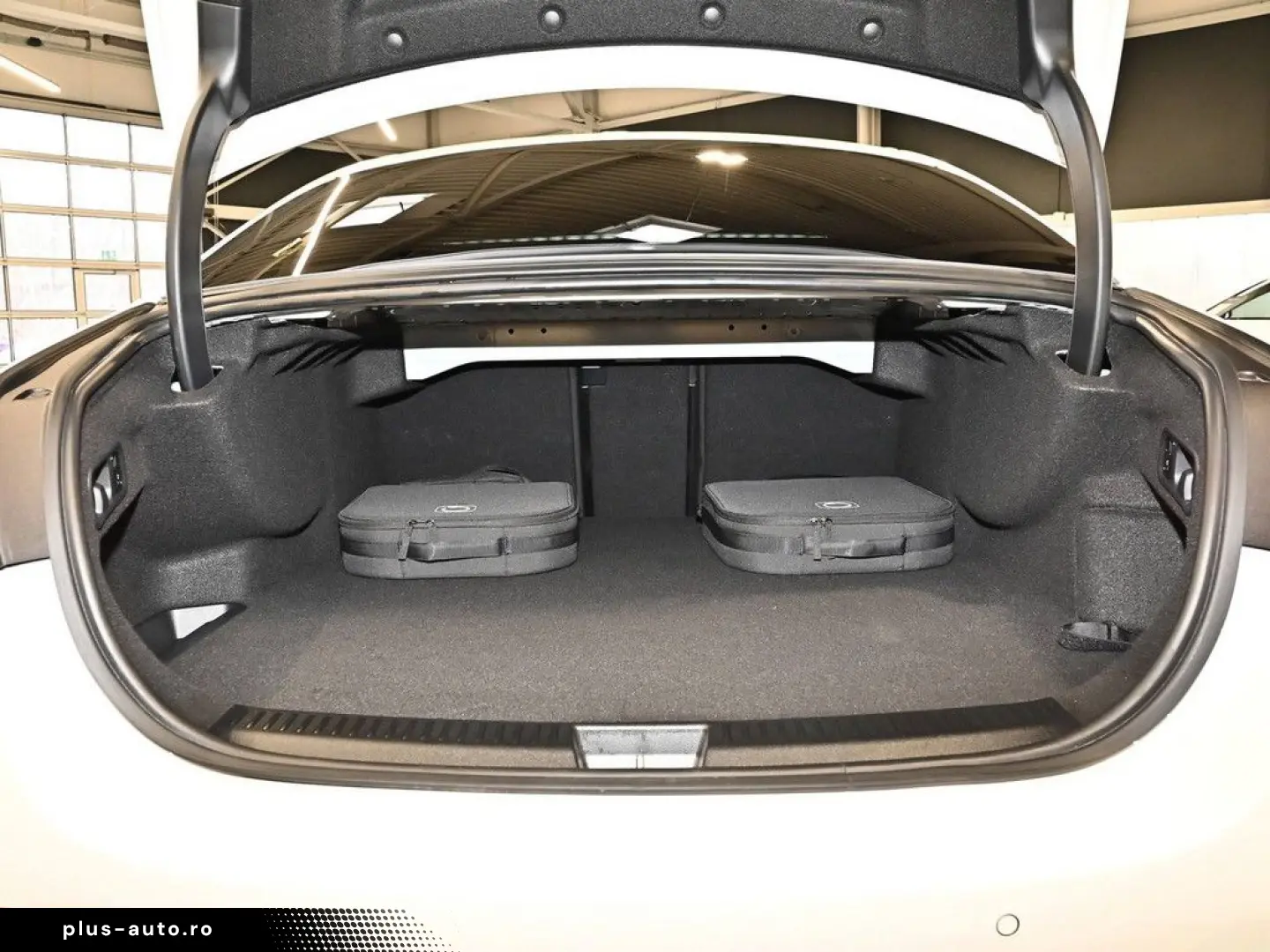 MERCEDES-BENZ E 300 de AMG Sport Advanced  Standhz. Distr.