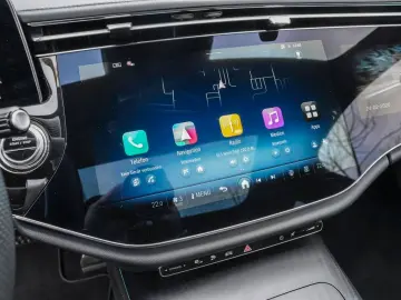 MERCEDES-BENZ E 300 de 4M AMG-LINE PANO HUD DISTRONIC BURM