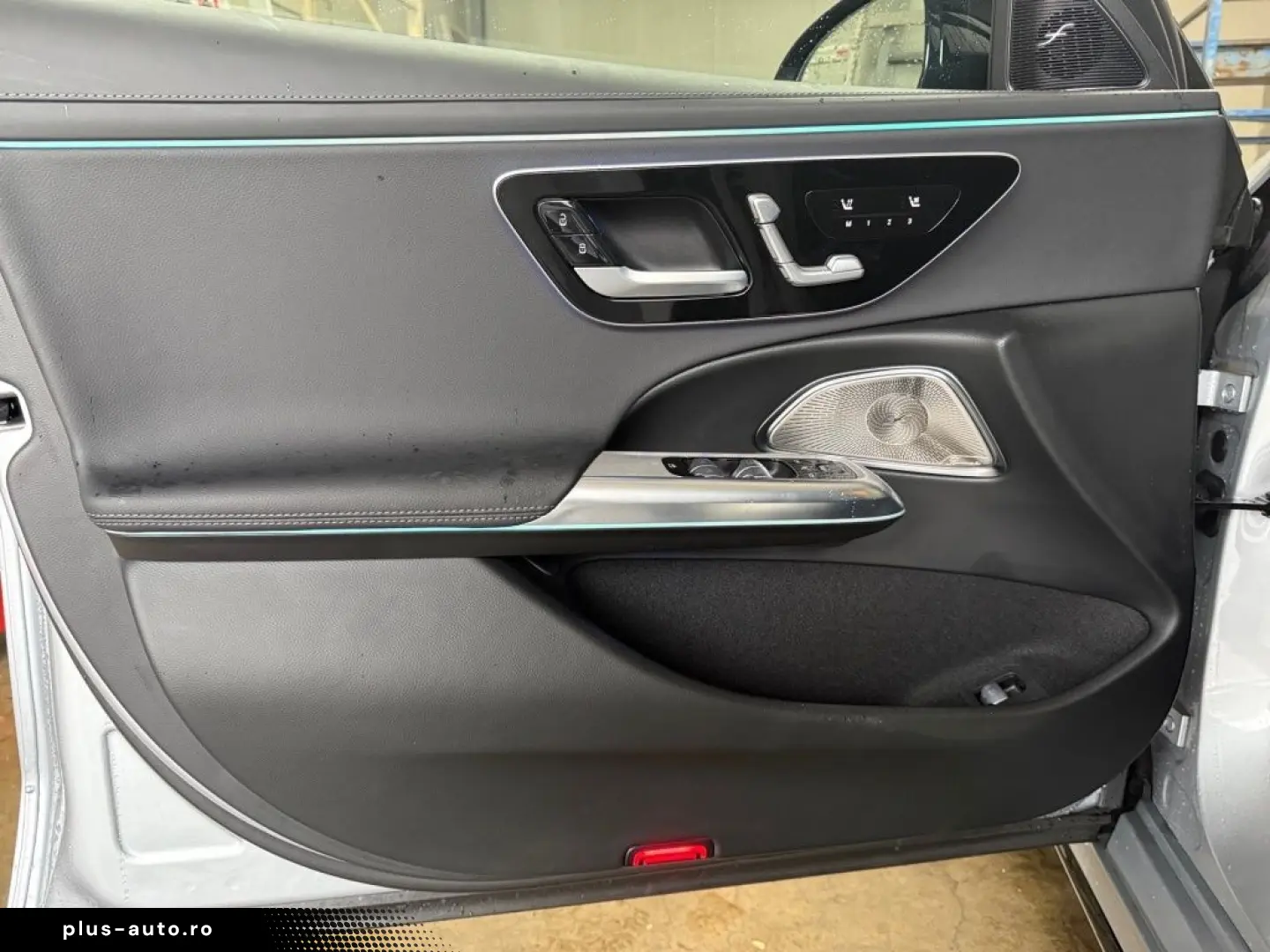 MERCEDES-BENZ E 300 e 4M AMG PANO AHK NIGHT SUPERSCREEN