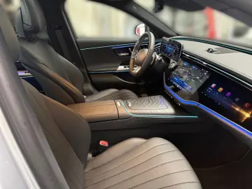 MERCEDES-BENZ E 300 e 4M AMG PANO AHK NIGHT SUPERSCREEN