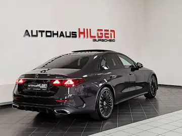 MERCEDES-BENZ E 300 de 4M AMG  Superscreen Pano 360 Kam