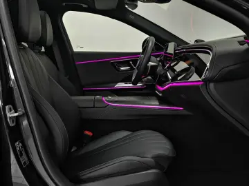 MERCEDES-BENZ E 300 de 4M AMG  Superscreen Pano 360 Kam