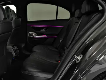 MERCEDES-BENZ E 300 de 4M AMG  Superscreen Pano 360 Kam