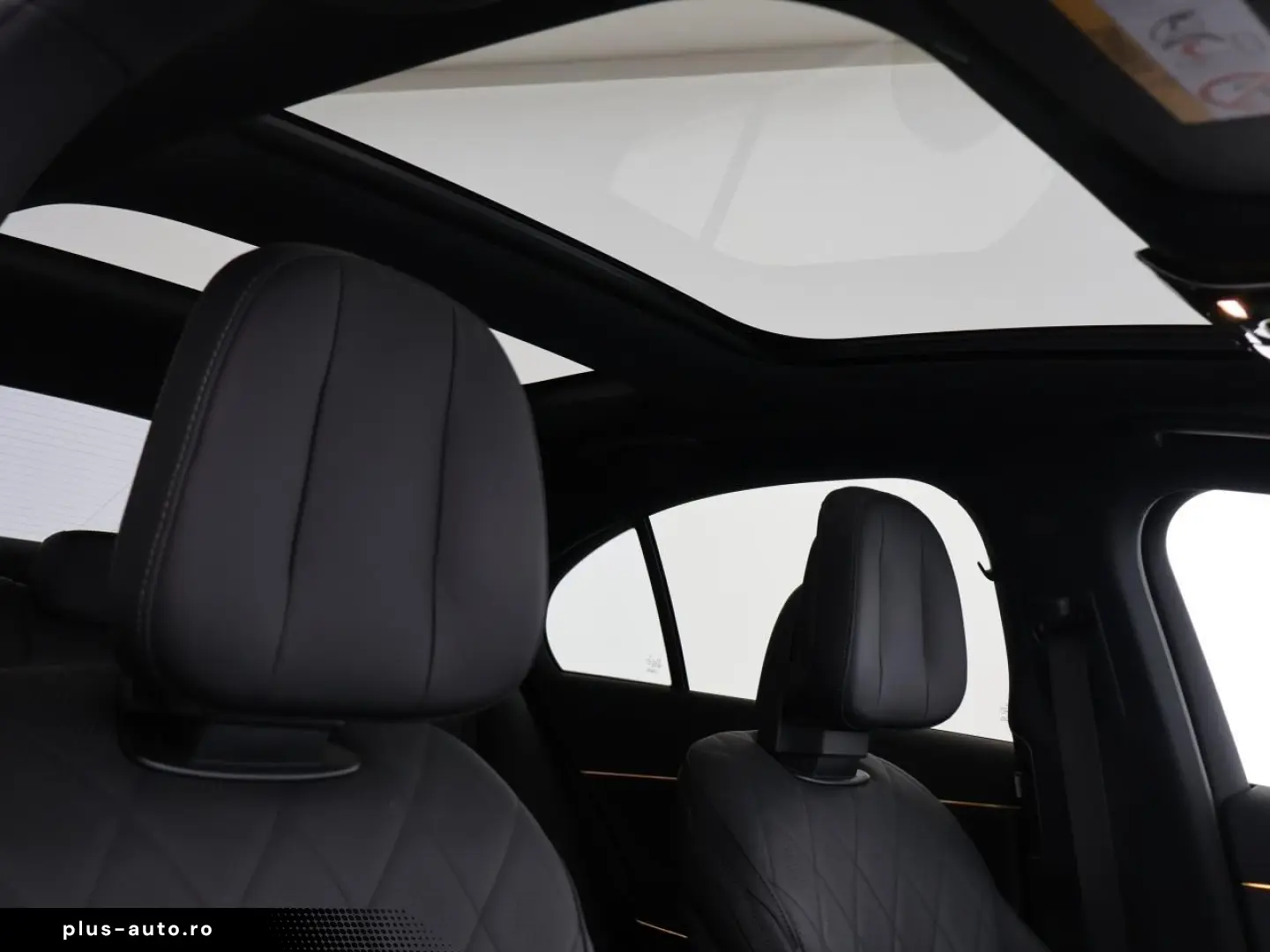 MERCEDES-BENZ E 400 e 4M AMG Massage Pano  HUD Superscreen