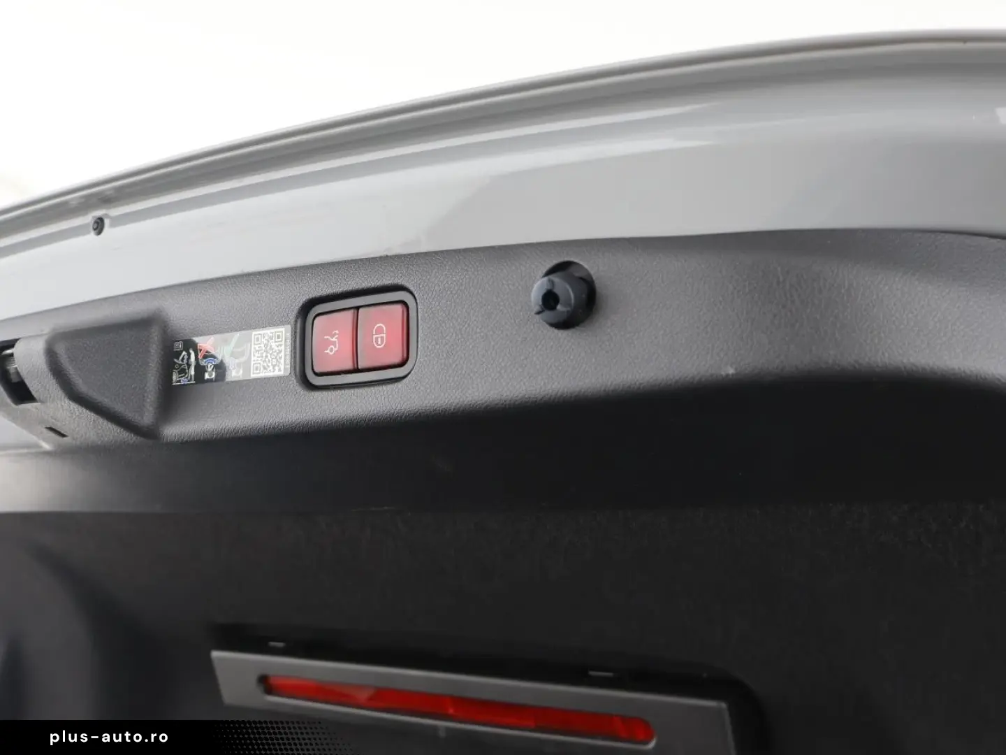 MERCEDES-BENZ E 400 e 4M AMG Massage Pano  HUD Superscreen