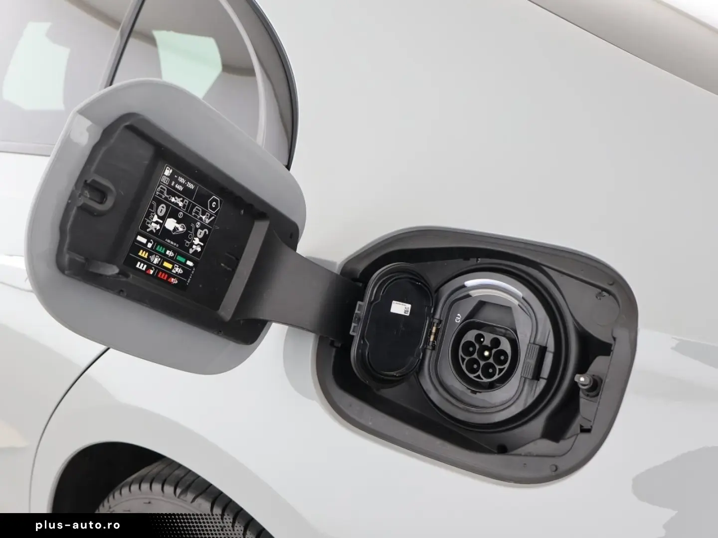 MERCEDES-BENZ E 400 e 4M AMG Massage Pano  HUD Superscreen