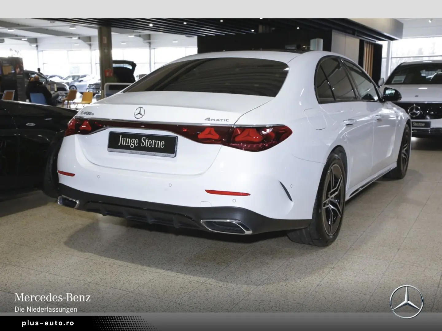 MERCEDES-BENZ E400e4M AMG PANO NIGHT SUPERSCREEN Burmester