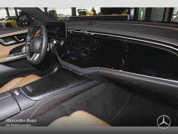 MERCEDES-BENZ E400e4M AMG PANO NIGHT SUPERSCREEN Burmester