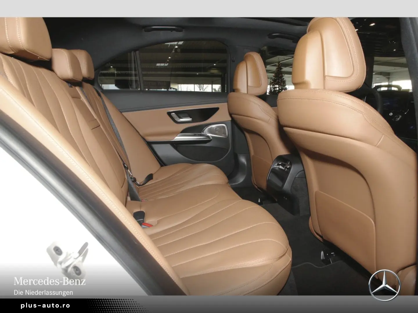 MERCEDES-BENZ E400e4M AMG PANO NIGHT SUPERSCREEN Burmester