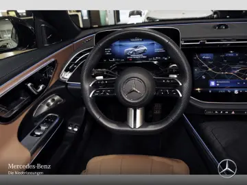MERCEDES-BENZ E400e4M AMG PANO NIGHT SUPERSCREEN Burmester