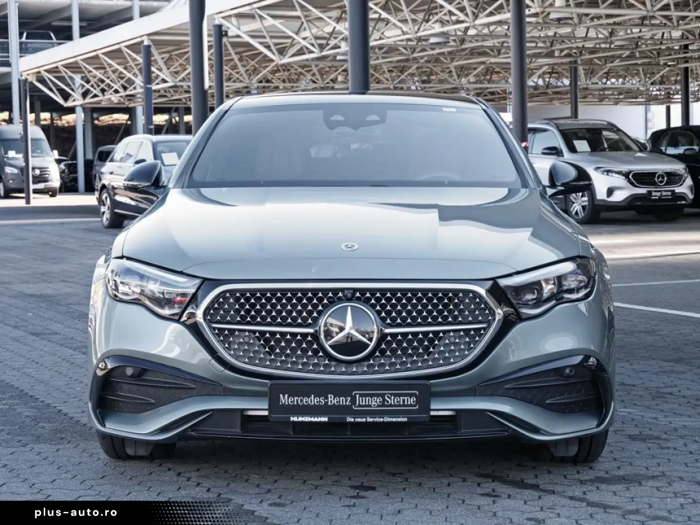 MERCEDES-BENZ E 400 e 4M AMG Superscreen Pano Distronic 360