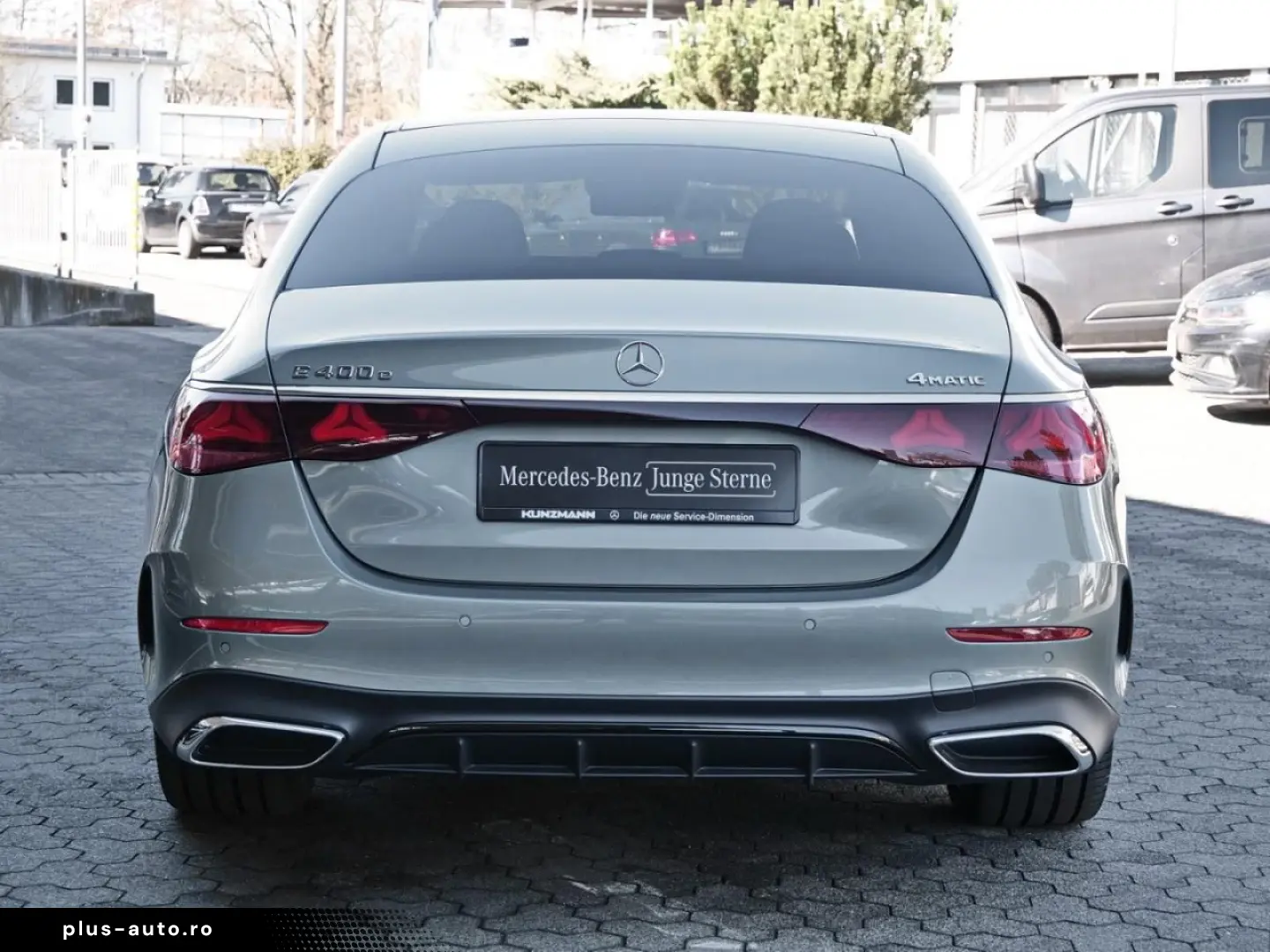 MERCEDES-BENZ E 400 e 4M AMG Superscreen Pano Distronic 360