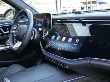 MERCEDES-BENZ E 400 e 4M AMG Superscreen Pano Distronic 360