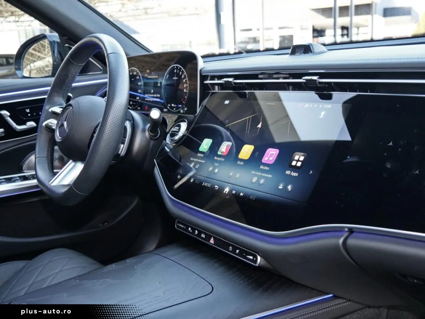 MERCEDES-BENZ E 400 e 4M AMG Superscreen Pano Distronic 360