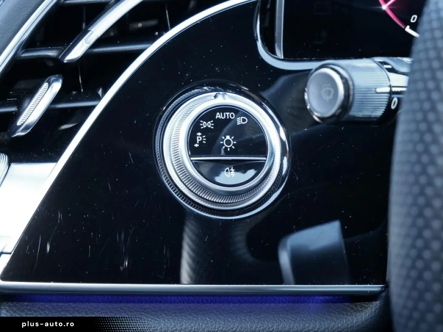 MERCEDES-BENZ E 400 e 4M AMG Superscreen Pano Distronic 360