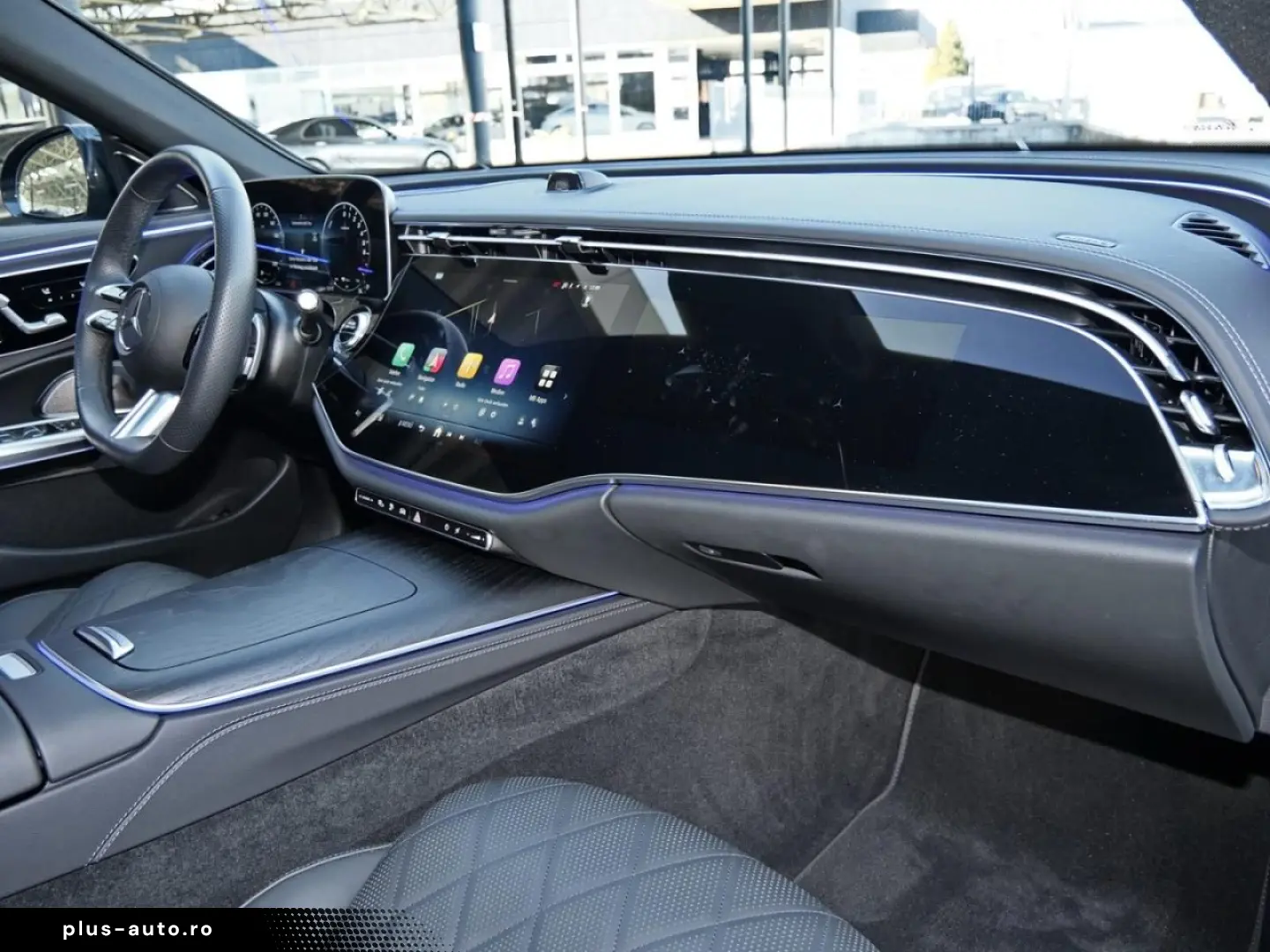 MERCEDES-BENZ E 400 e 4M AMG Superscreen Pano Distronic 360