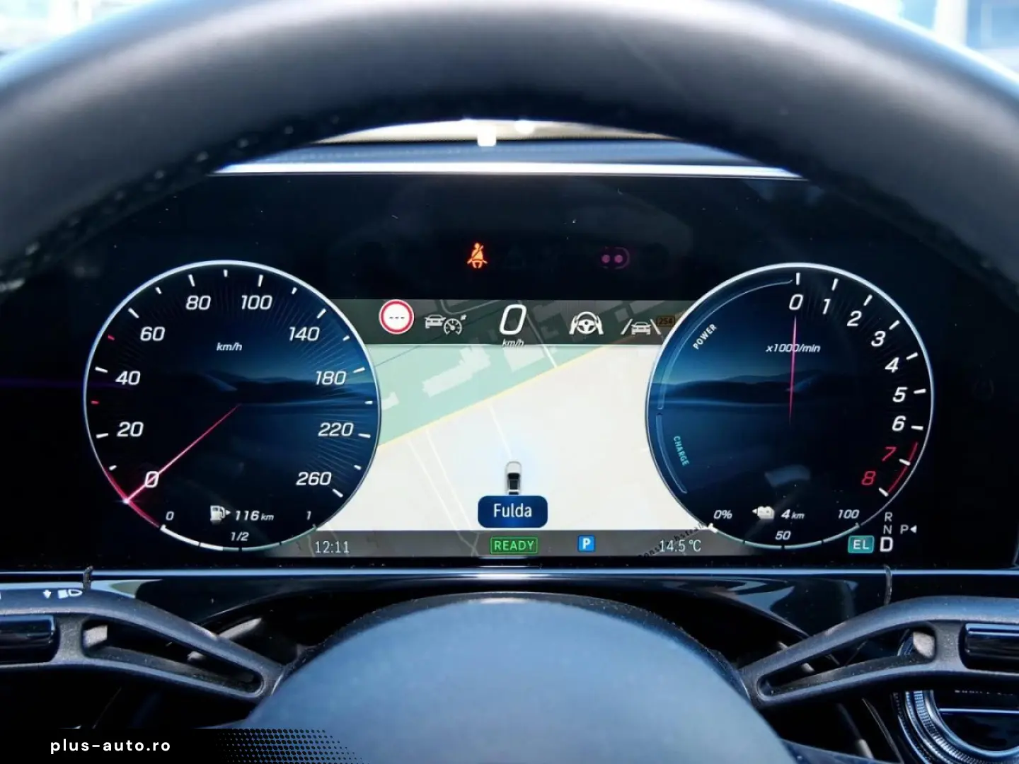 MERCEDES-BENZ E 400 e 4M AMG Superscreen Pano Distronic 360