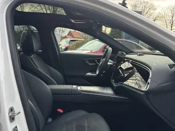 MERCEDES-BENZ E 450 d 4MAMGPanorama Superscreen 21