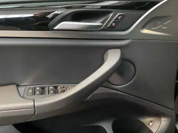 BMW X3 xDrive30e LC Plus LED DA Sportsitze PA RFK