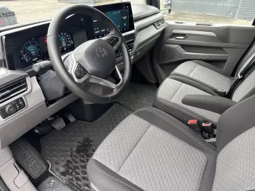 VOLKSWAGEN TRANSPORTER CARAVELLE