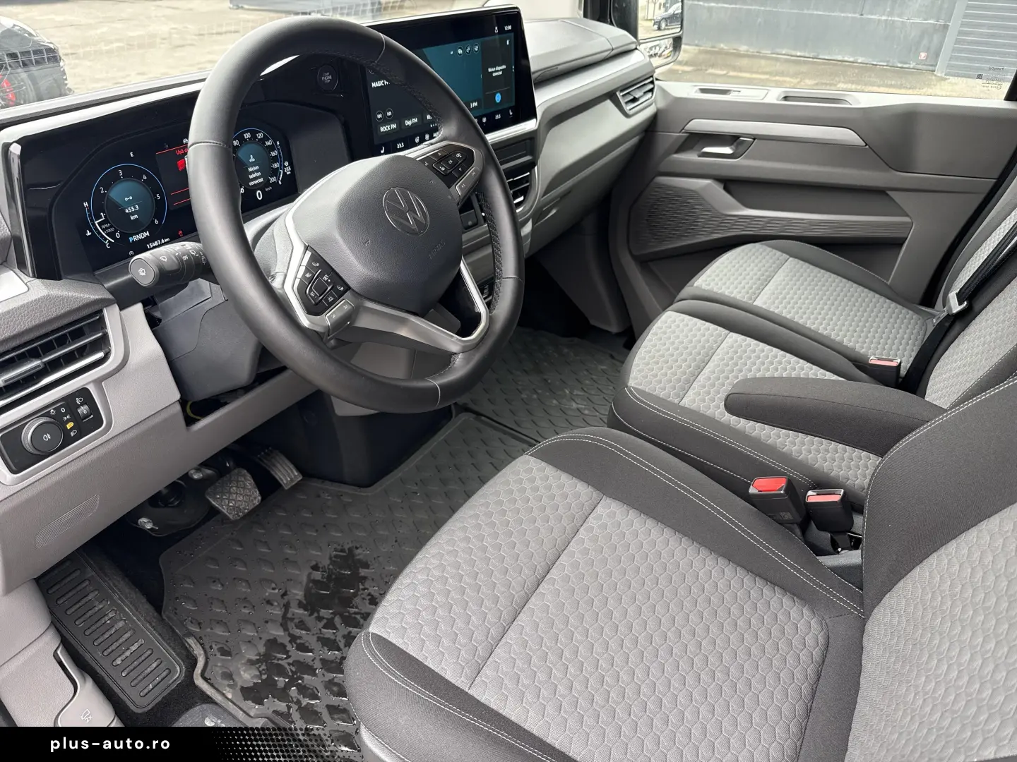 VOLKSWAGEN TRANSPORTER CARAVELLE